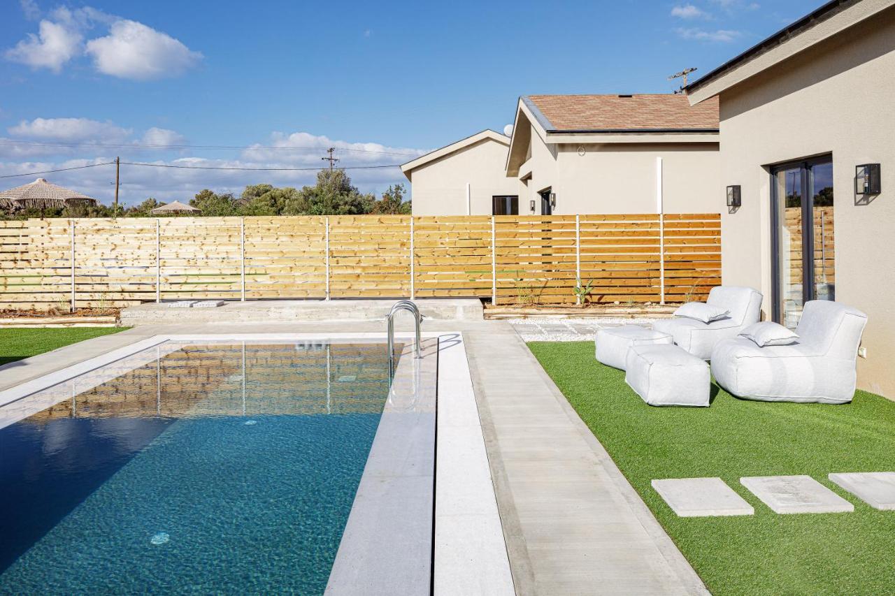 Carob Villas, An Eco-friendly Hideaway * Sissi (Crete)
