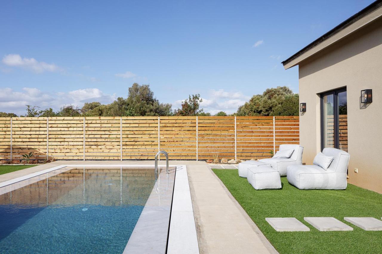 Carob Villas, An Eco-friendly Hideaway Vila *