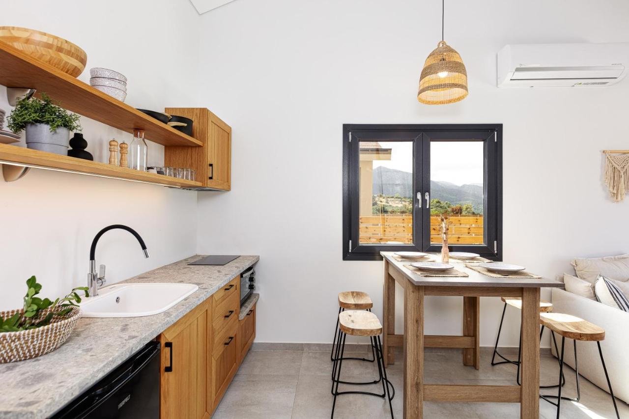 Carob Villas, An Eco-friendly Hideaway Sissi