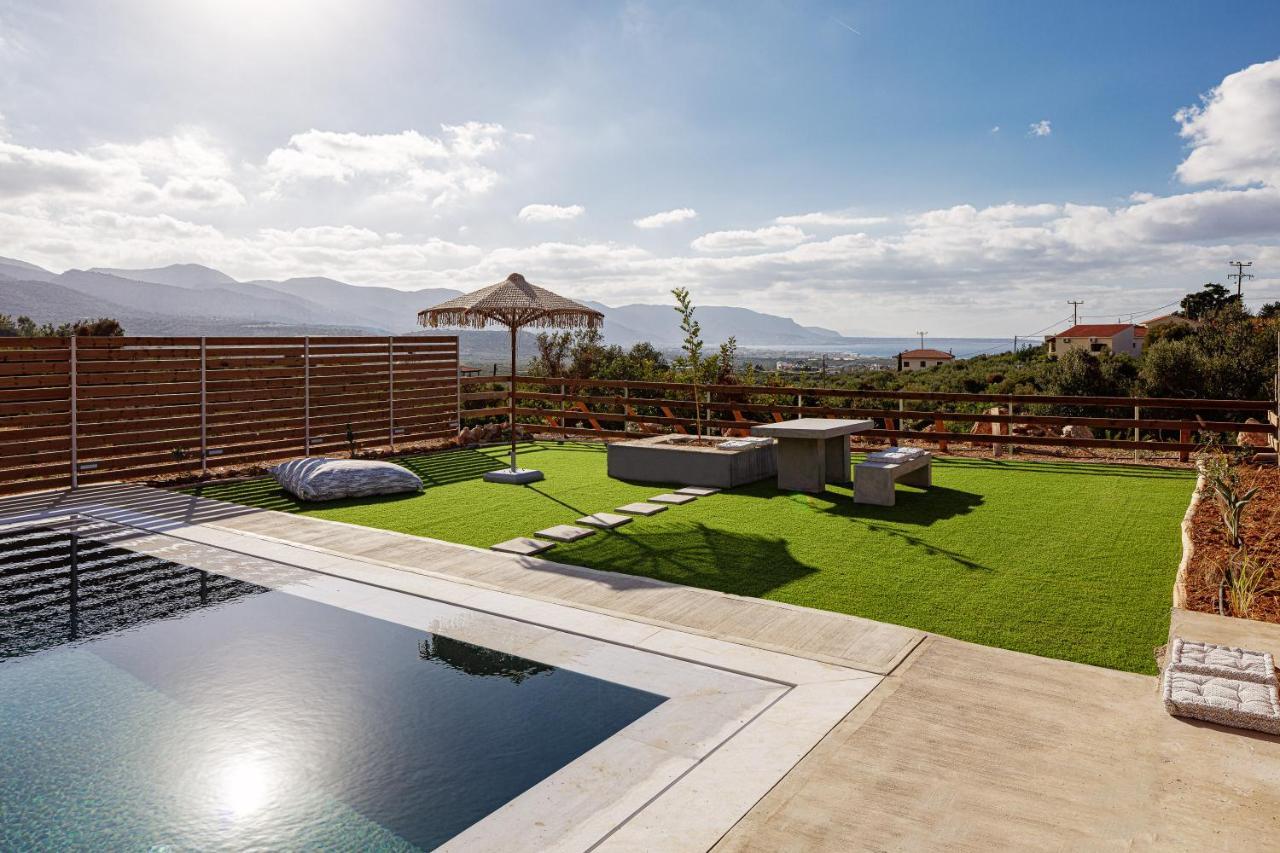 Vila Carob Villas, An Eco-friendly Hideaway Sissi